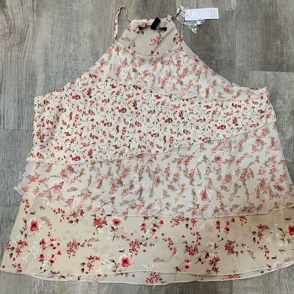 NWT WHBM Tiered Floral Top size XLP
STYLE: 570199560 - Picture 11 of 13